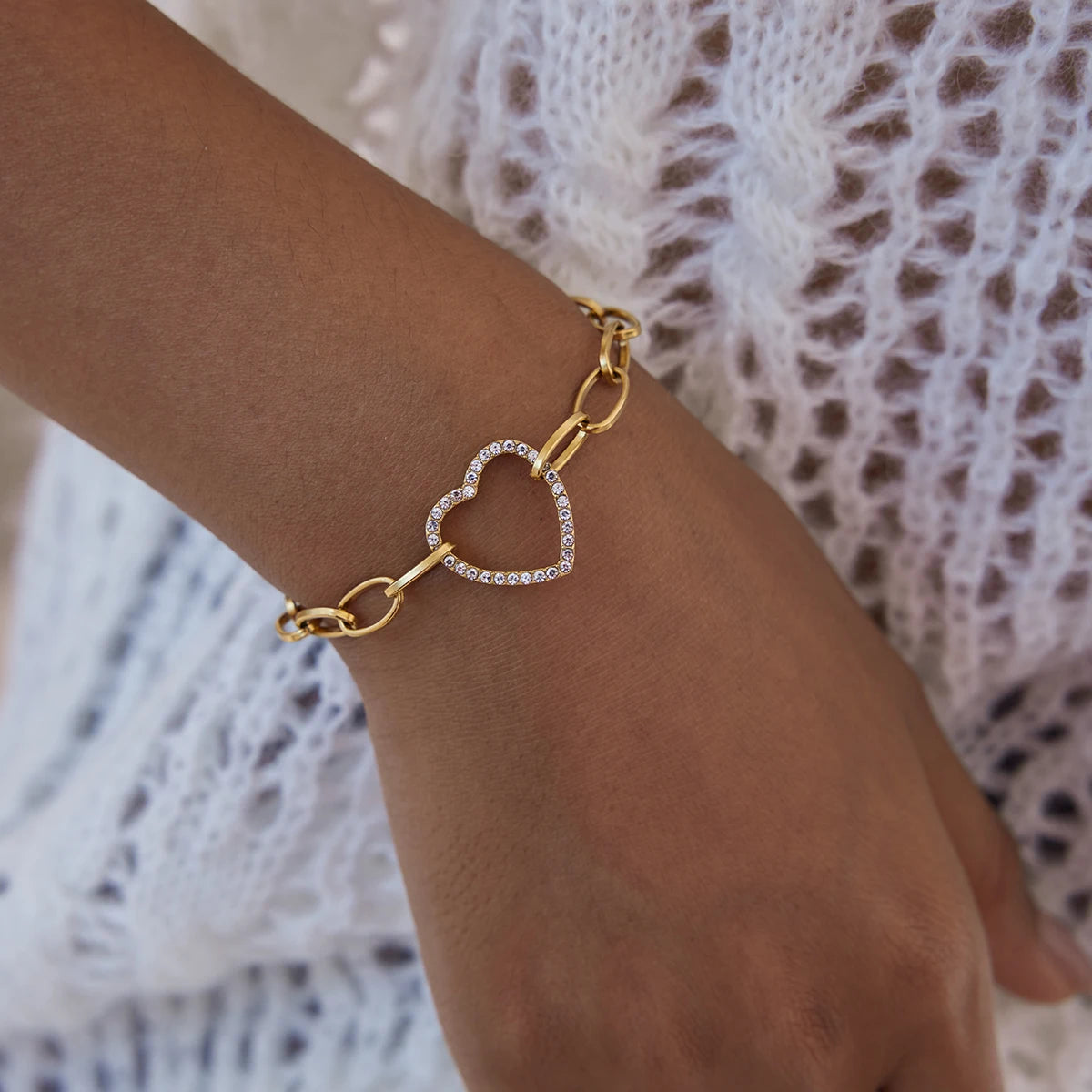 J&D Classic CZ Bracelet 18k Gold Plated Stainless Steel Fashion Wave Zirconia Bracelet Rhinestone OT Buckle Toggle Bracelet
