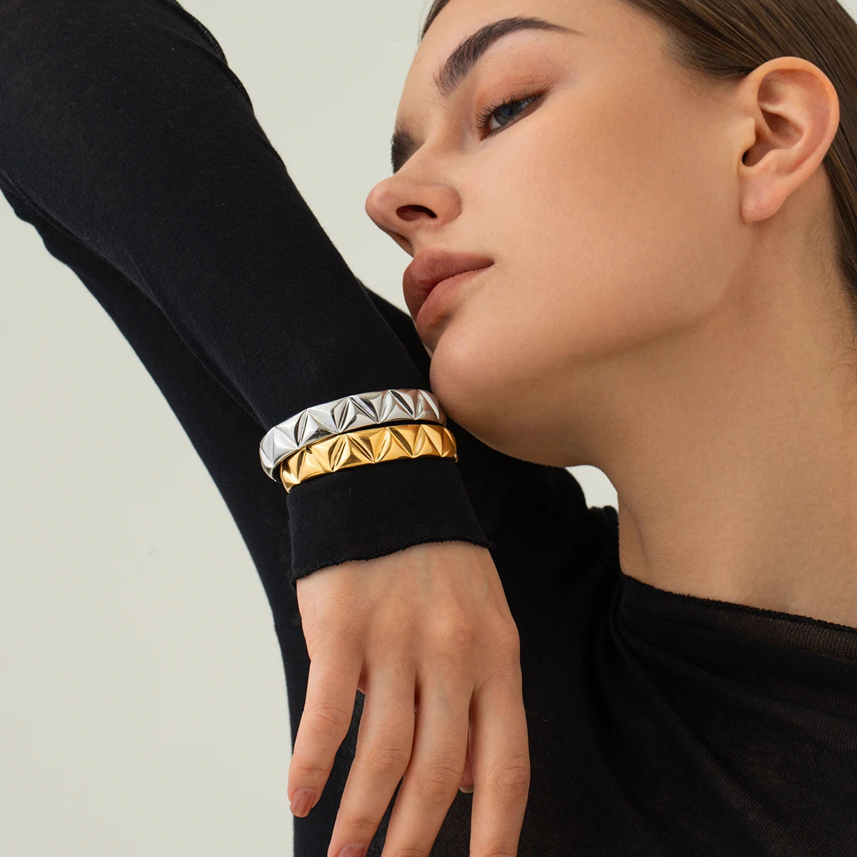 Chunky Cuff Bangles 18K PVD Gold Plated Stainless Steel Pave Hammered Cuff Bracelet for Women