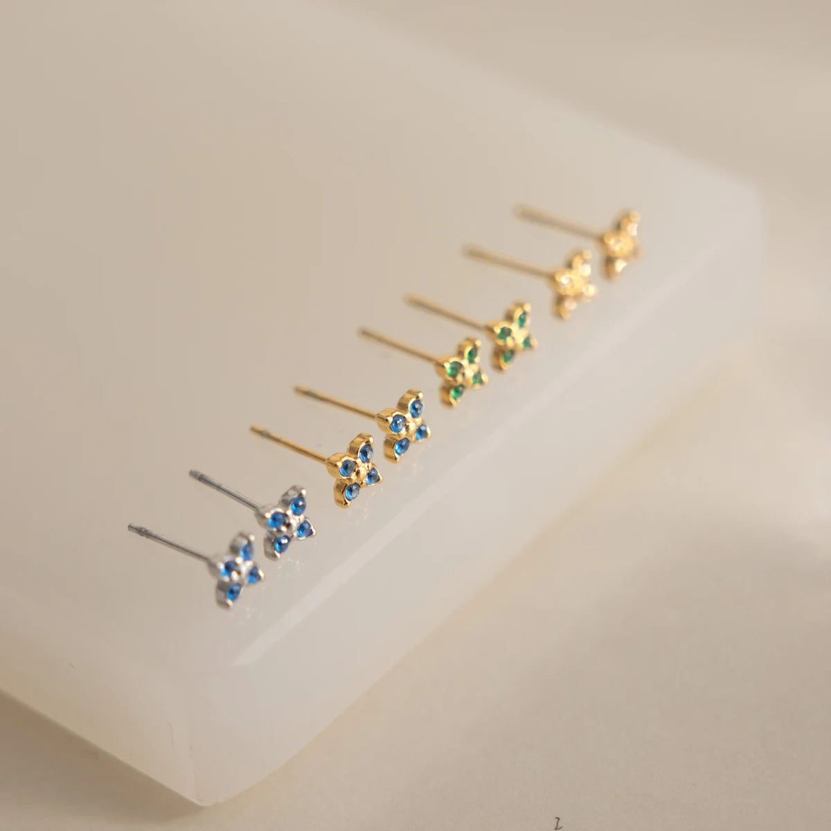 J&D Jewelry Lucky Blue Zirconia Clover Stud Earrings 18K Gold PVD Stainless Steel Waterproof Sweet Jewelry for Women