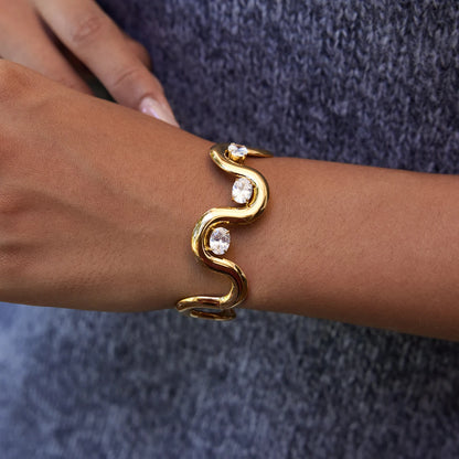 J&D Classic CZ Bracelet 18k Gold Plated Stainless Steel Fashion Wave Zirconia Bracelet Rhinestone OT Buckle Toggle Bracelet