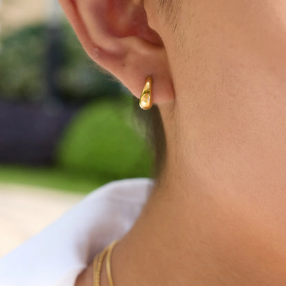 J&D Jewelry 18K Gold Plated Stainless Steel  Anti Tarnish High Polish Smooth Surface Huggie Hoop Earrings