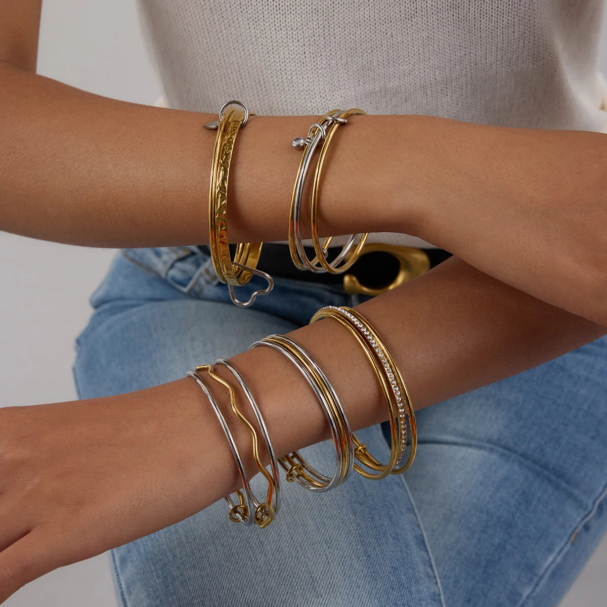 J&D Classic Style 3 Layers Bangle 18K Gold Plated Stylish Multi Layers Wave Line Plain Zirconia Bangle Bracelet