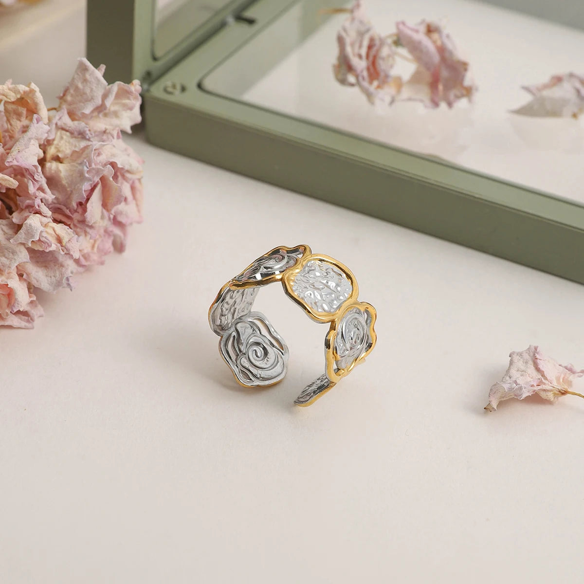 AURELIA RING