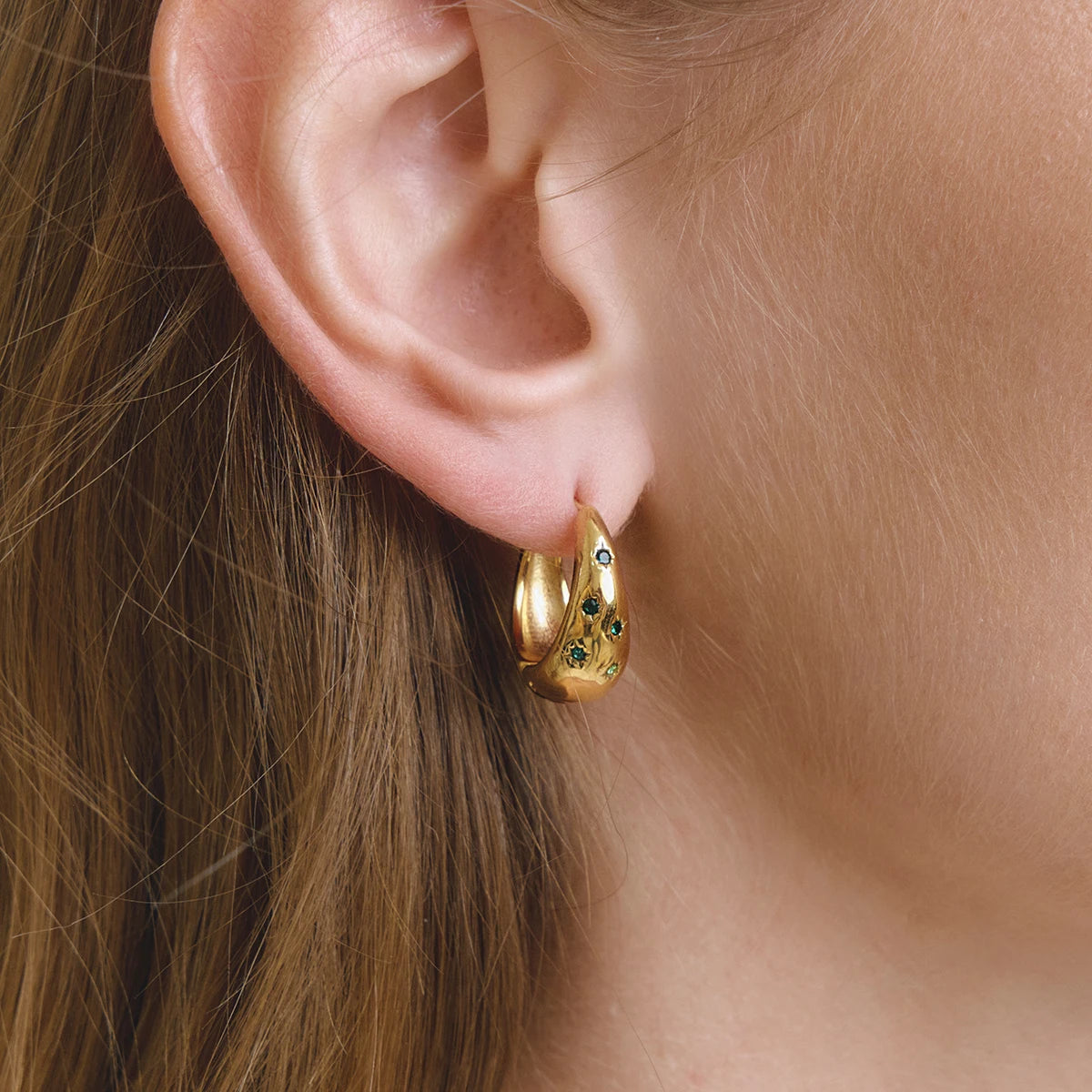 J&D Classic Elegant 18k Gold Stainless Steel Earring Classic Eight Awn Star Hollow Rhinestone Hoop Earrings