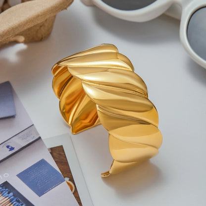 J&D Stackable Jewelry Chunky Bangle 18K Gold PVD Plated Starfish Textured Cuff Bracelet with Glass Pearl for Fashion Women