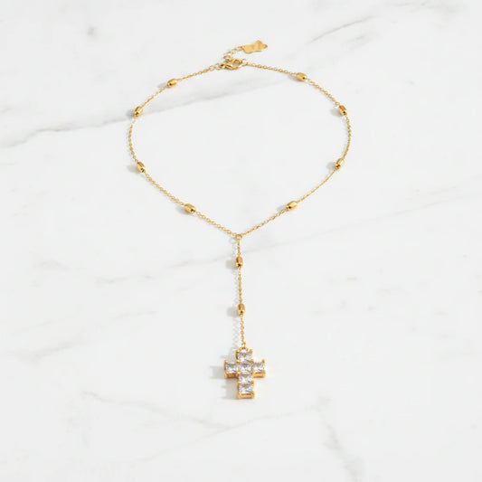 ISABELLA NECKLACE | Place the original product large and centered on a clean white marble surface with a matching white marble background.
