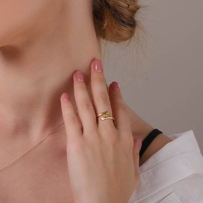 HUG HANDS RING