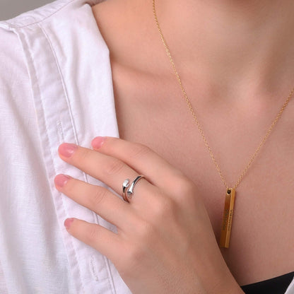 HUG HANDS RING