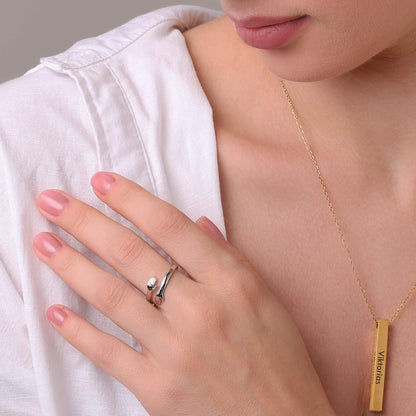 HUG HANDS RING